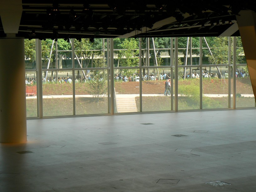 la foule: la foule pour entrer dans le musee quai branly 001